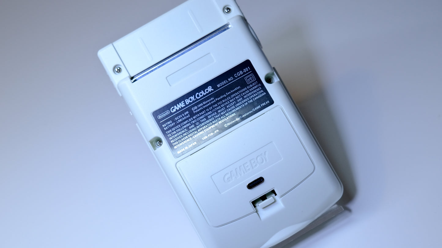White Gameboy Color GBC | OLED Touch Screen | Rechargeable USB-C Battery
